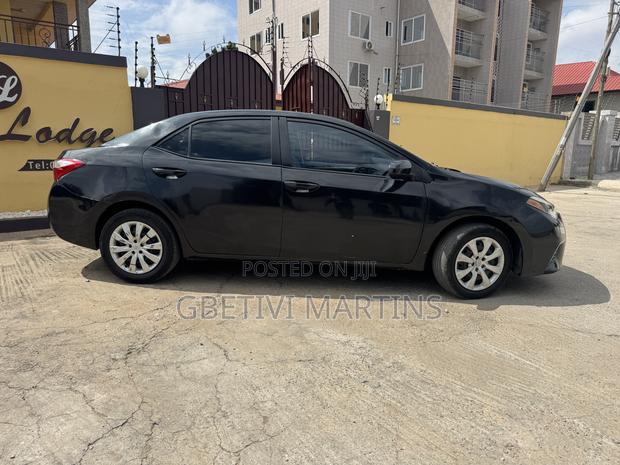 Toyota Corolla 2015 Black