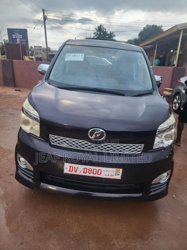 Toyota Voxy X L Edition 2WD 8-Seater 2013 Matt Black