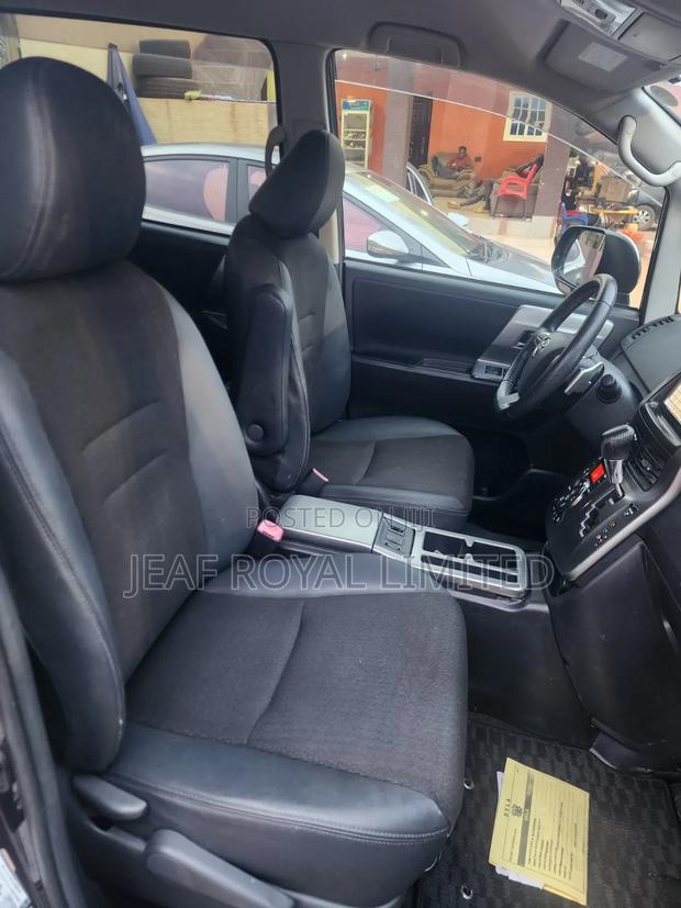Toyota Voxy X L Edition 2WD 8-Seater 2013 Matt Black