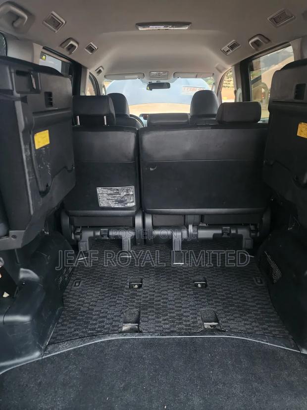 Toyota Voxy X L Edition 2WD 8-Seater 2013 Matt Black