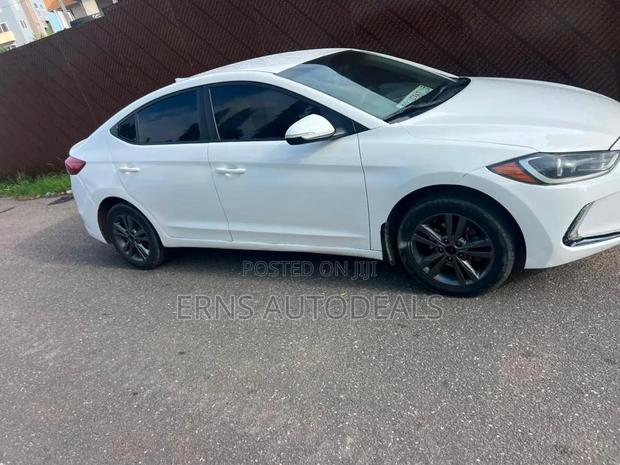 Hyundai Elantra 2017 White