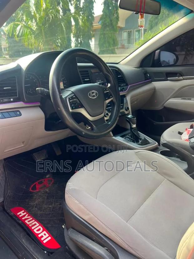 Hyundai Elantra 2017 White