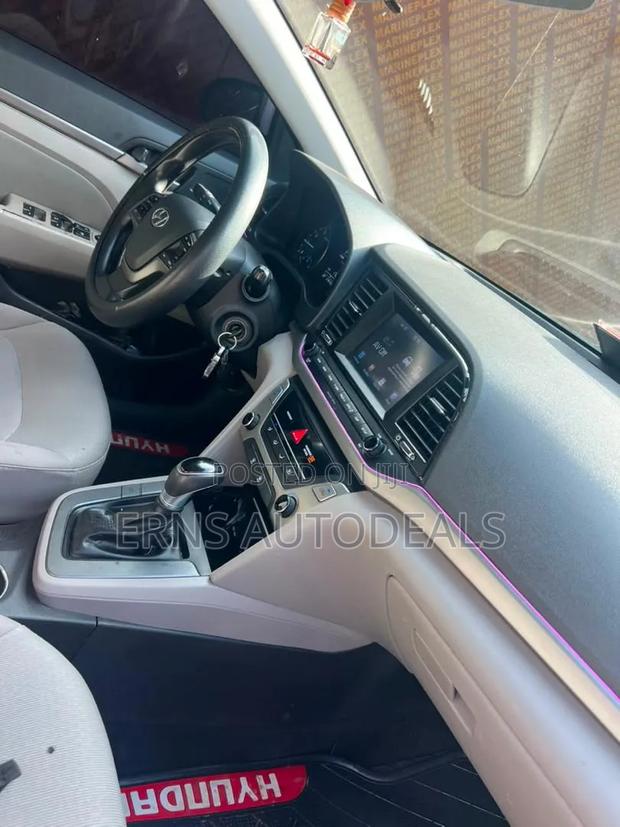 Hyundai Elantra 2017 White