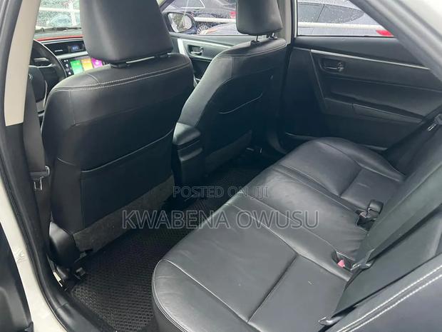 Toyota Corolla Altis 2017 White