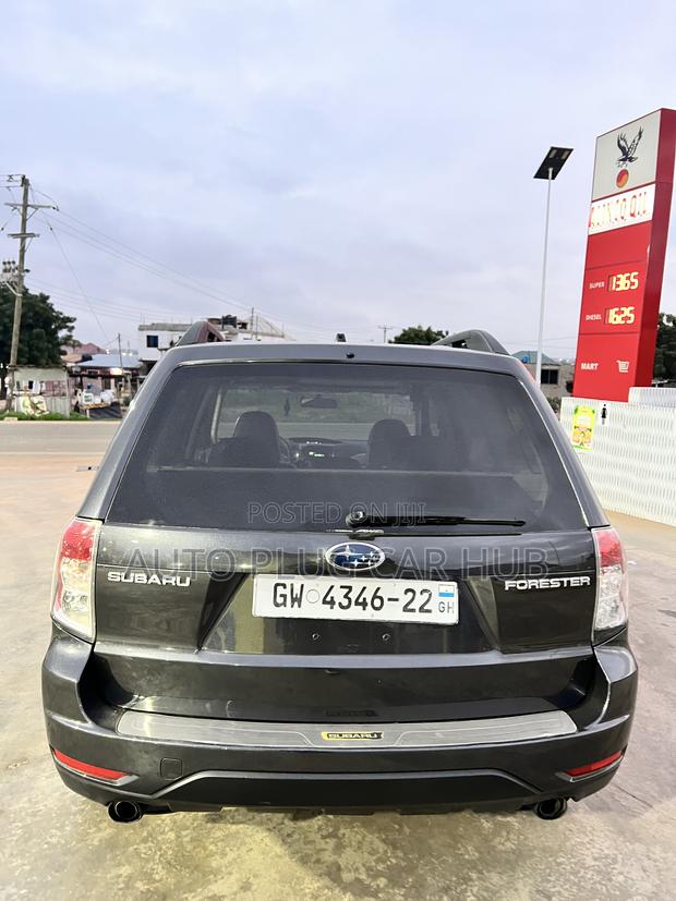 Subaru Forester 2010 Black