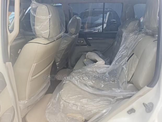 Mitsubishi Pajero 2013 White