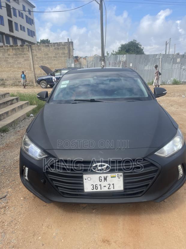 Hyundai Elantra Limited Sedan FWD (2.0L 4cyl 6A) 2017 Black