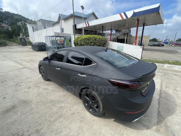 Hyundai Elantra Limited Sedan FWD (2.0L 4cyl 6A) 2017 Black