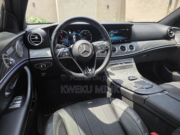 Mercedes-Benz E300 2023 Black
