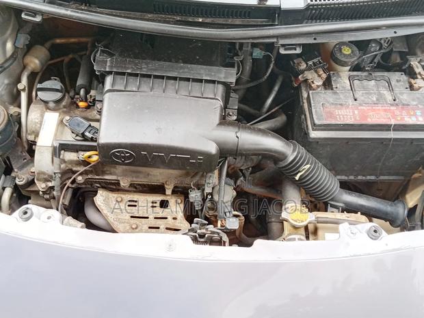 Toyota Vitz 1.3 AWD 3dr 2010 Silver