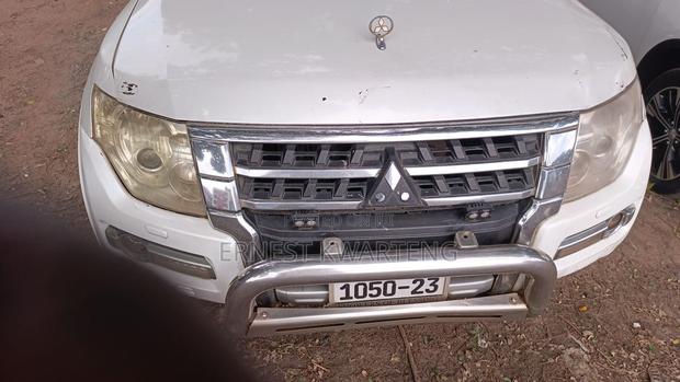 Mitsubishi Pajero 2015 White