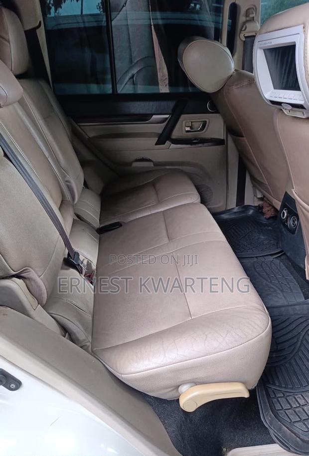 Mitsubishi Pajero 2010 Gray
