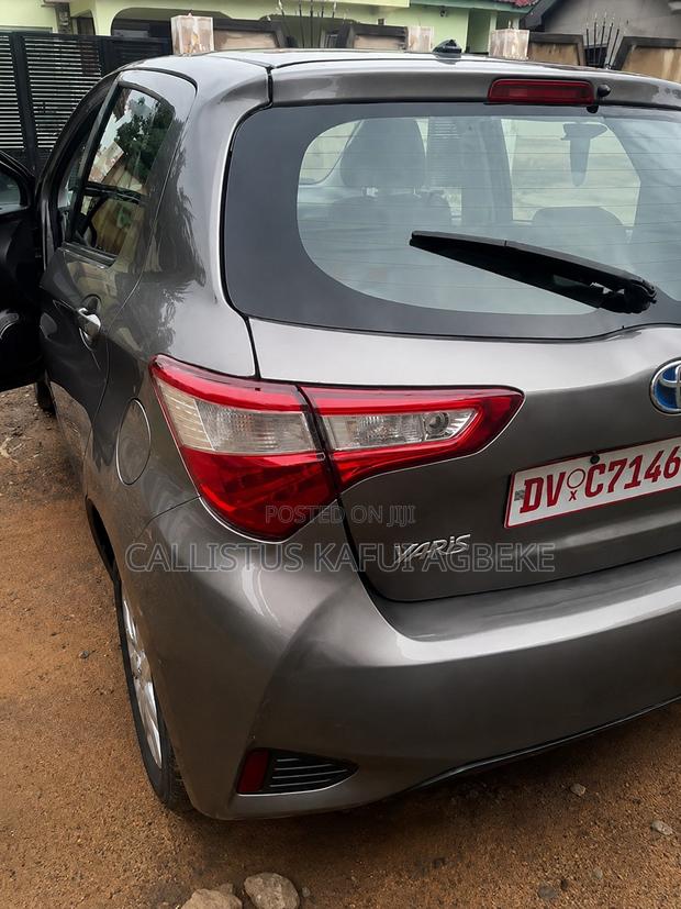 Toyota Yaris 2017 Gold