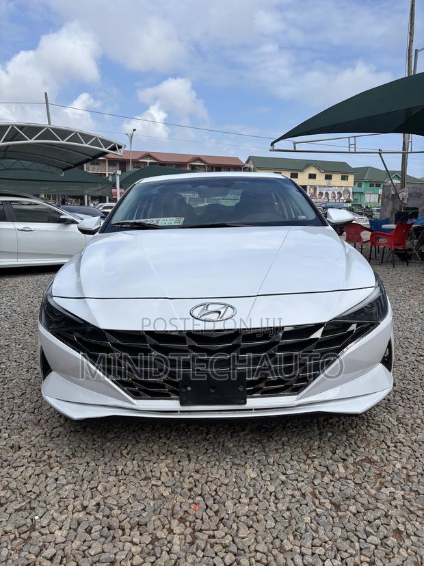 Hyundai Elantra Limited 2021 White