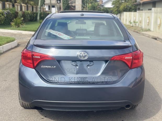 Toyota Corolla SE Special Edition 4dr Sedan (1.8L 4cyl CVT) 2017 Gray