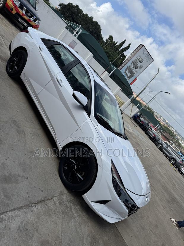 Hyundai Elantra SEL 2021 White