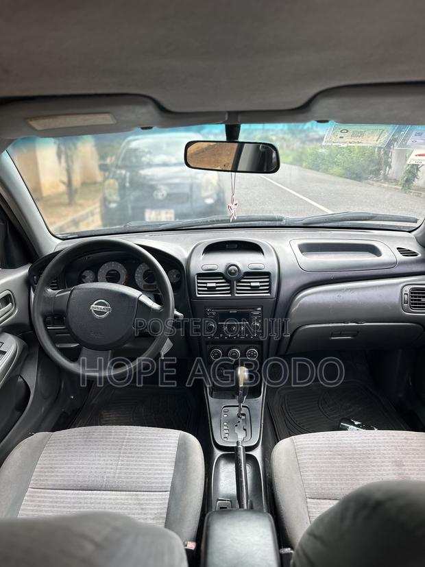 Nissan Sunny 2012 Blue