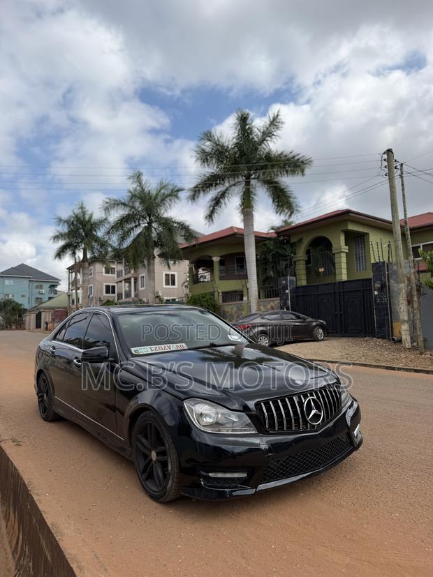 Mercedes-Benz C250 2014 Black