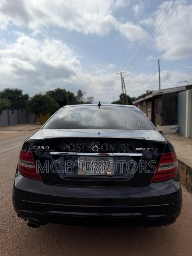 Mercedes-Benz C250 2014 Black