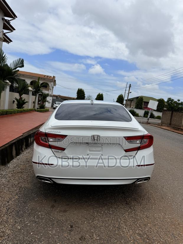 Honda Accord Sport (2.0L 4cyl Turbo 10A) 2019 White
