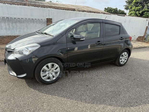 Toyota Vitz 2015 Black