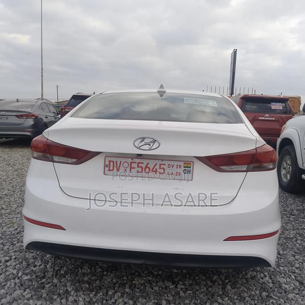 Hyundai Elantra 2017 White