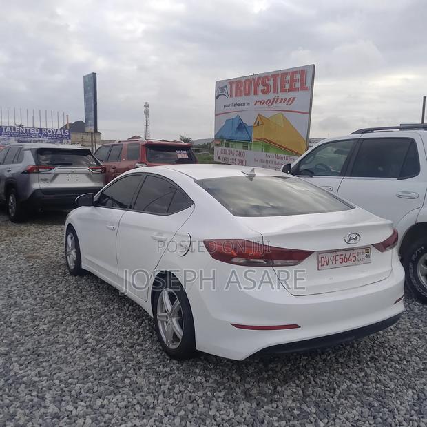Hyundai Elantra 2017 White