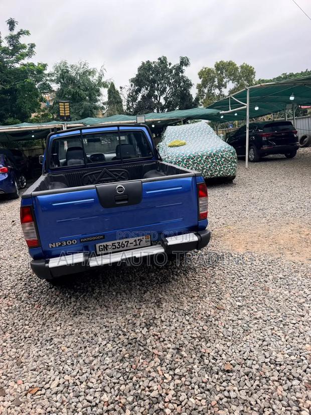 Nissan Hardbody 2015 Blue