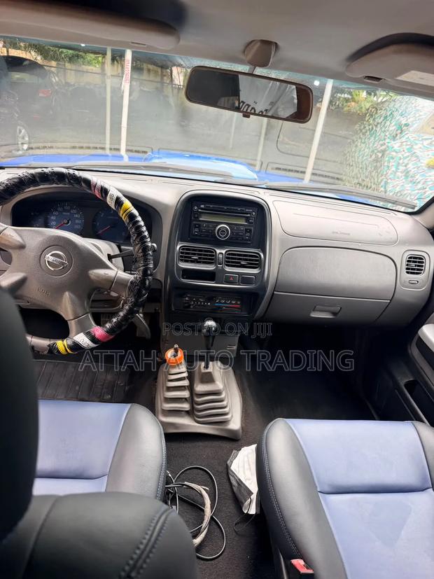 Nissan Hardbody 2015 Blue