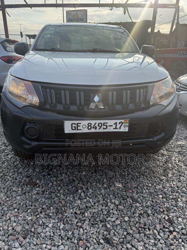 Mitsubishi L200 Double Cab 2.5 180hp 4WD 2011 White
