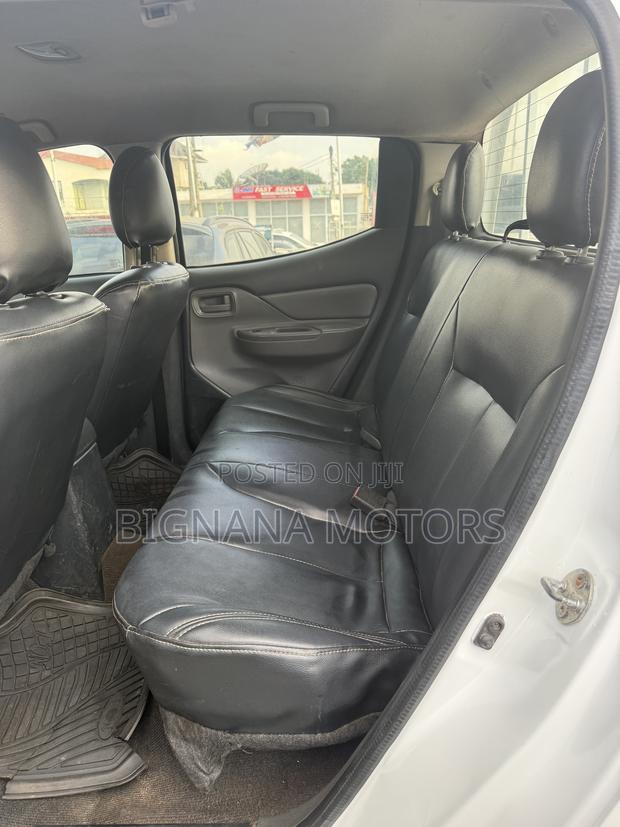 Mitsubishi L200 Double Cab 2.5 180hp 4WD 2011 White