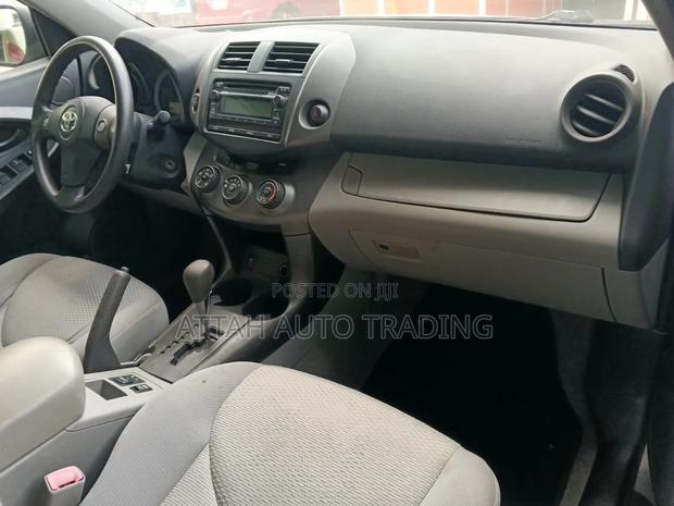 Toyota RAV4 2011 Silver