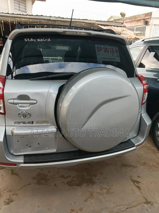 Toyota RAV4 2011 Silver