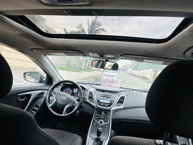 Hyundai Elantra Limited Sedan FWD (1.8L 4cyl 6A) 2016 Black
