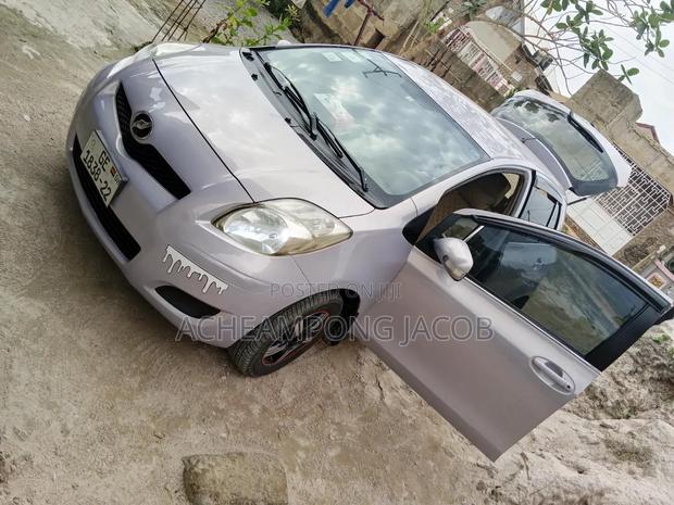 Toyota Vitz 1.3 AWD 3dr 2010 Silver