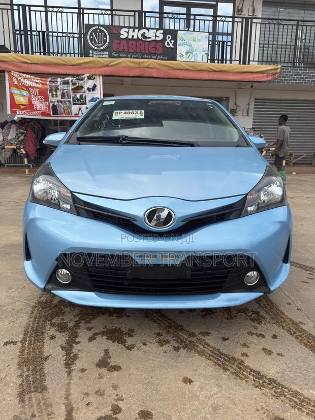 Toyota Vitz 1.3 AWD 5dr 2016 Blue