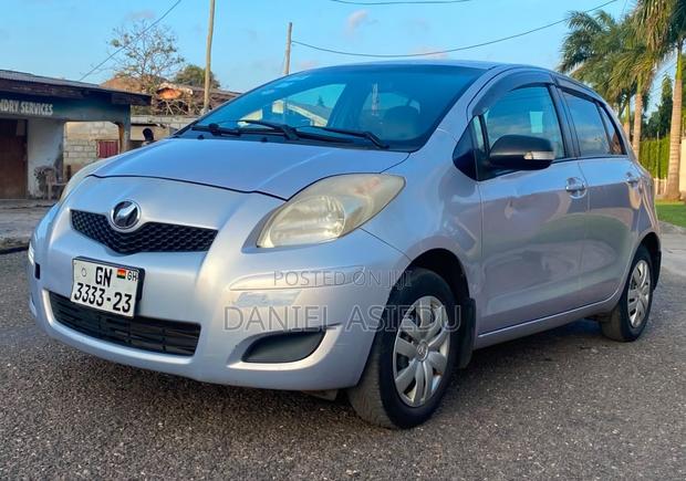 Toyota Vitz 1.3 AWD 3dr 2010 Silver