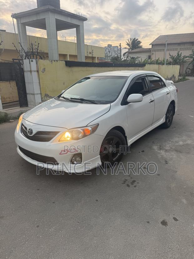 Toyota Corolla S 4dr Sedan (1.8L 4cyl 4A) 2013 White
