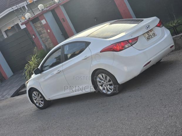 Hyundai Elantra 2013 White