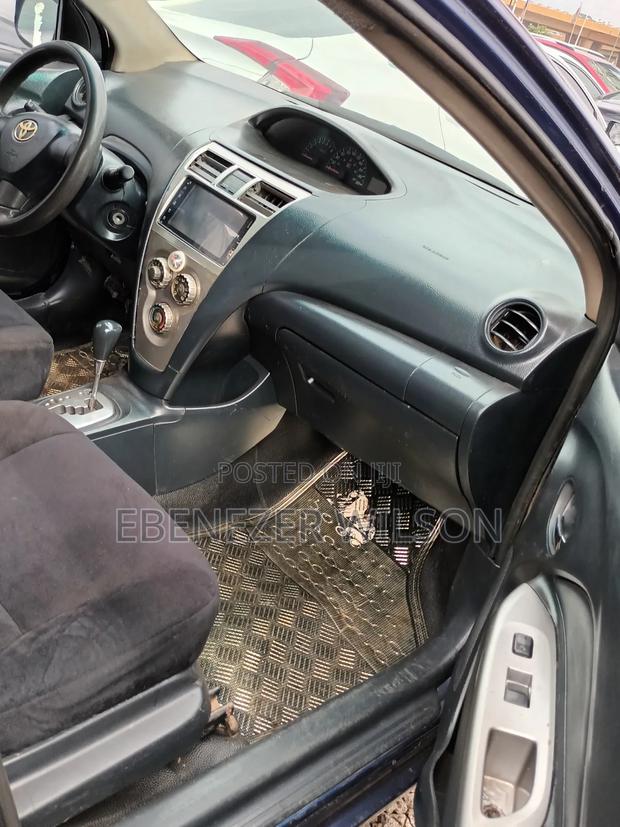 Toyota Yaris 2010 Blue