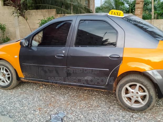 Renault Logan 1.6 2010 Gray