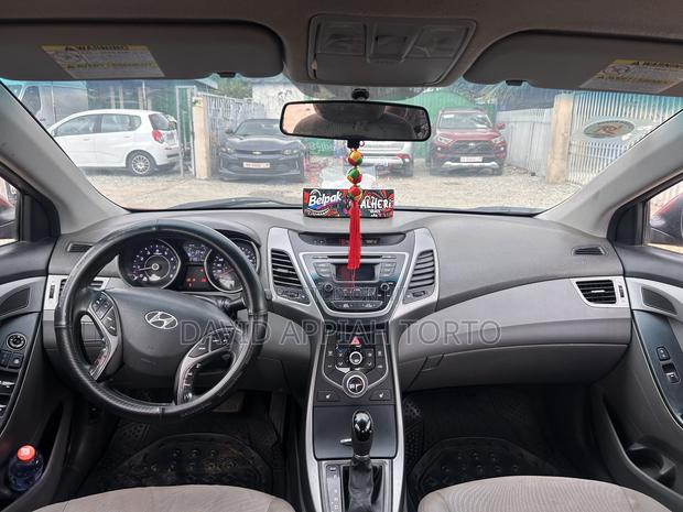 Hyundai Elantra SE 4dr Sedan (1.8L 4cyl 6A) 2015 Red
