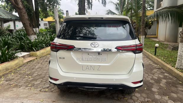 Toyota Fortuner 2.7 AWD 2016 White