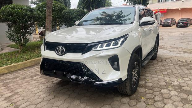 Toyota Fortuner 2.7 AWD 2016 White