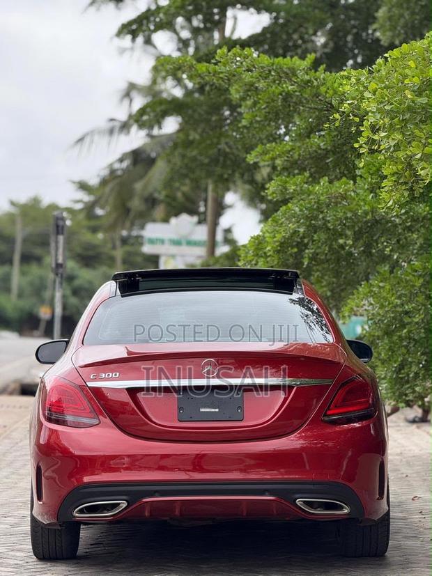 Mercedes-Benz C300 2021 Red