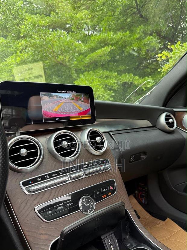 Mercedes-Benz C300 2021 Red