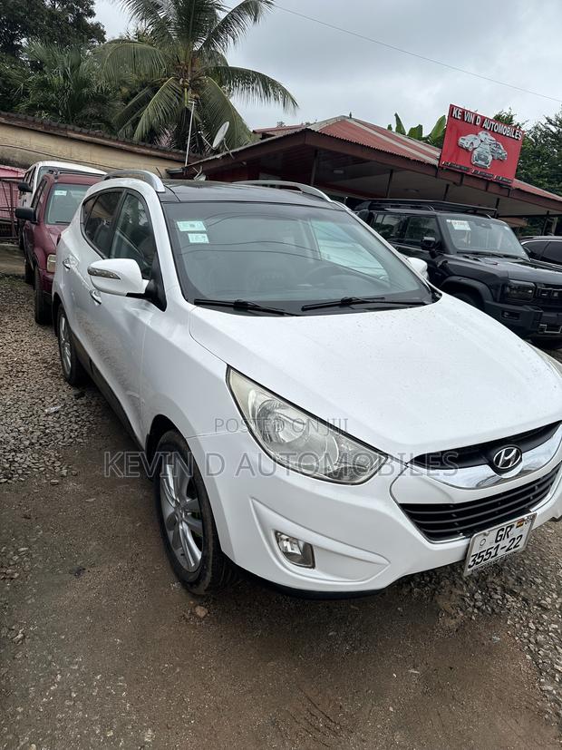Hyundai Tucson Limited AWD 2013 White