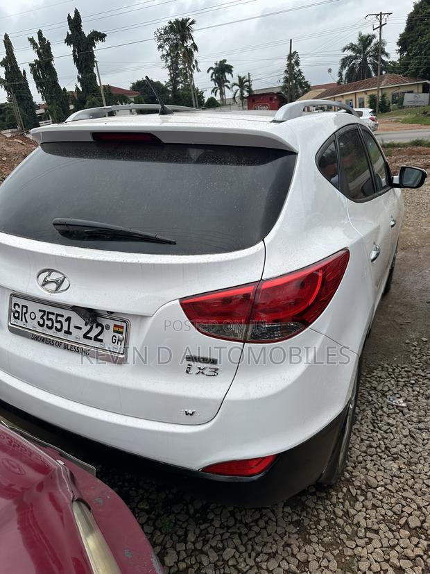 Hyundai Tucson Limited AWD 2013 White