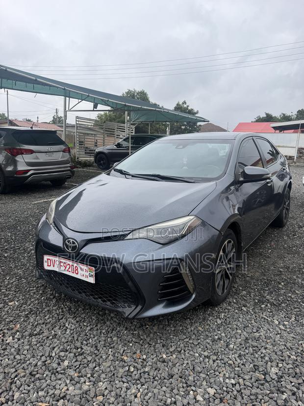 Toyota Corolla SE (1.8L 4cyl 2A) 2018 Gray