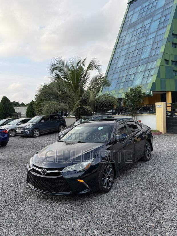 Toyota Camry XSE 4dr Sedan (2.5l 4cyl 6A) 2016 Gray